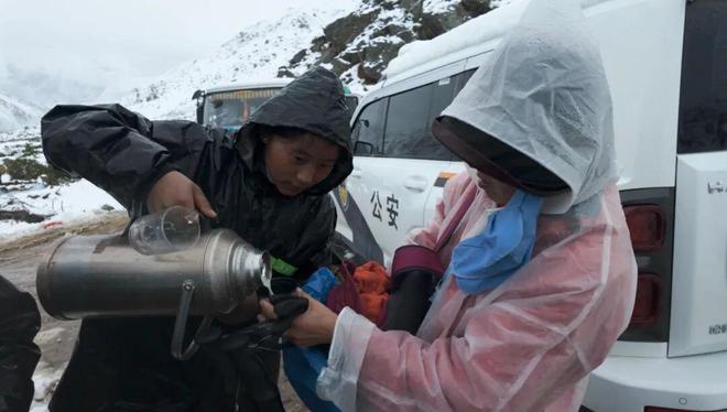 峰东坡生死大逃亡ky开元棋牌珠(图1)