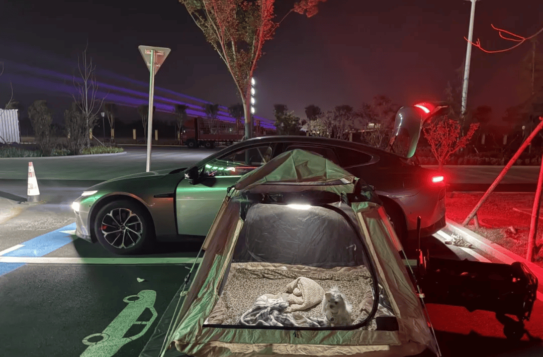 期间年轻人旅行掀起“帐篷过夜”热潮开元棋牌试玩不住酒店住帐篷!国庆(图2) 期间年轻人旅行掀起“帐篷过夜”热潮开元棋牌试玩不住酒店住帐篷!国庆(图2)